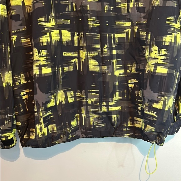 Columbia Black and Yellow Performance Jacket with Urban Flair - Picture 9 of 12